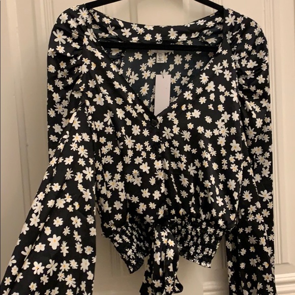 NWT Topshop floral long sleeve satin top size US2 - Picture 1 of 4